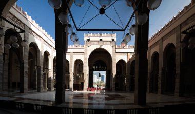 İç görünüm Al Fateh cami, Manama, Bahreyn
