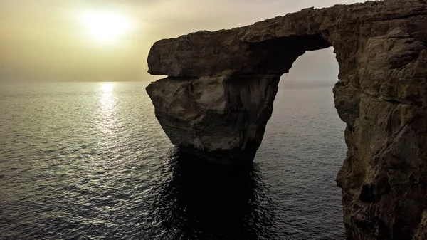 Vue sur la mer à la fenêtre Azure arche naturelle, maintenant disparu, île de Gozo, Malte — Photo