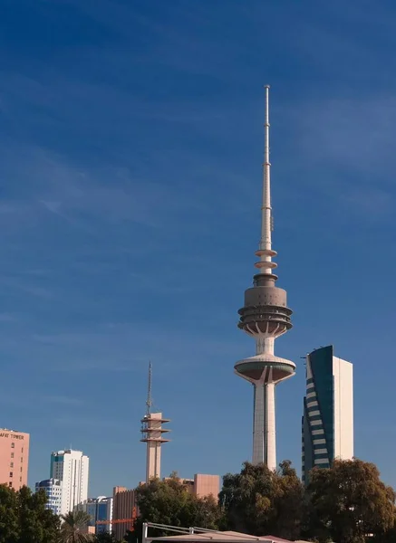 Külső nézet Kuvait távközlési torony aka felszabadulás Tower, Szaúd-Arábia — Stock Fotó