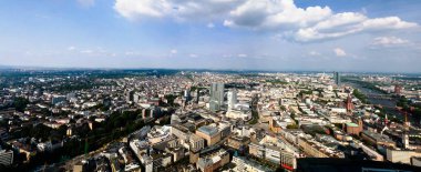 Panoramik hava cityscape, Frankfurt am Main şehir ve nehir Main, Hesse, Almanya