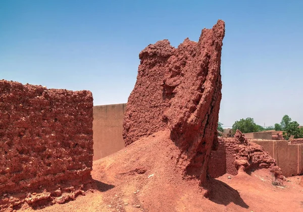 Ruiny murów miejskich w Zinder, Niger — Zdjęcie stockowe