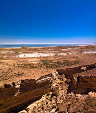 Aral Gölü Panoraması görünümüne Yaylası Ustyurt RIM Duana cape, Karakalpakstan, Özbekistan yakınında