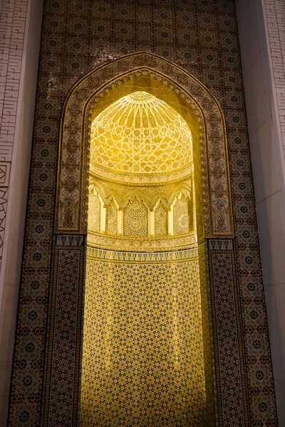 Mihrab of Kuwait Grand Mosque interior, Kuwait-city, Kuwait — Stock Photo, Image