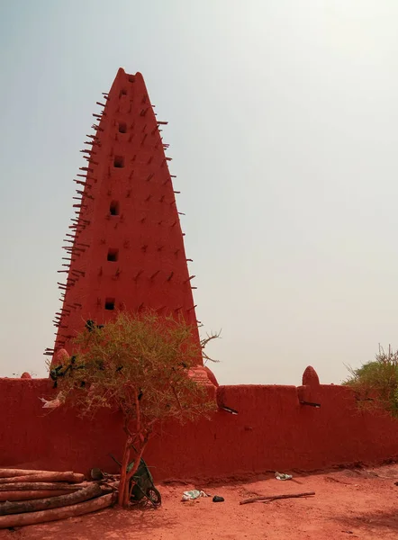 Von aussen zur großen moschee von agadez, niger — Stockfoto