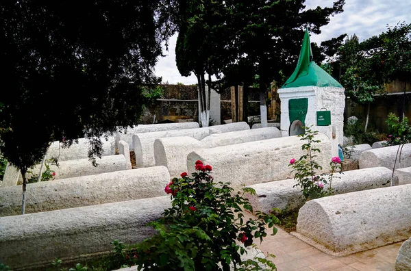 Vista panorâmica para Kyrhlyar muslim Cemitério em Derbent, Daguestão, Rússia — Fotografia de Stock