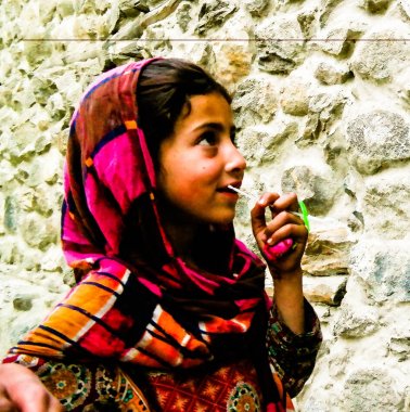 Ulusal kostüm Karimabad Pakistan Hunza kadın portresi