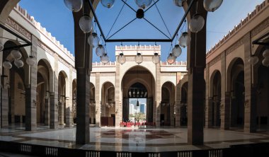 İç görünüm Al Fateh cami, Manama, Bahreyn