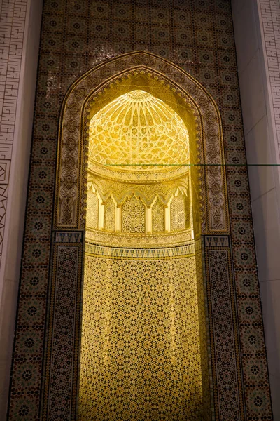 Mihrab of Kuwait Grand Mosque interior, Kuwait-city, Kuwait — Stock Photo, Image