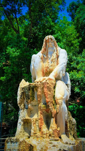 Estatua del Guardián del Tiempo en la Gruta Jeita, Líbano — Foto de Stock