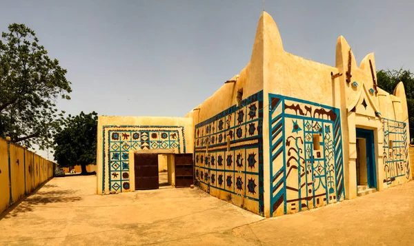 Exteriör vy till Dosso sultan residence, Niger — Stockfoto