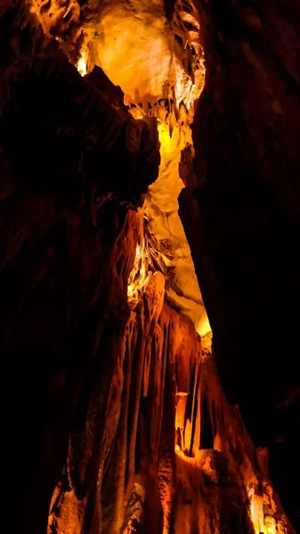 Vista interior de la cueva Grutas da Moeda, Portugal — Foto de Stock