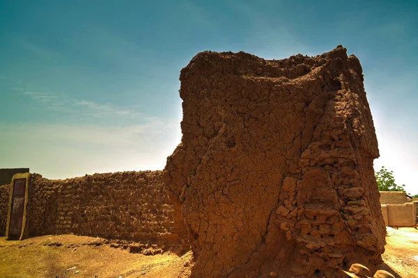 Ruiny murów miejskich w Zinder, Niger — Zdjęcie stockowe