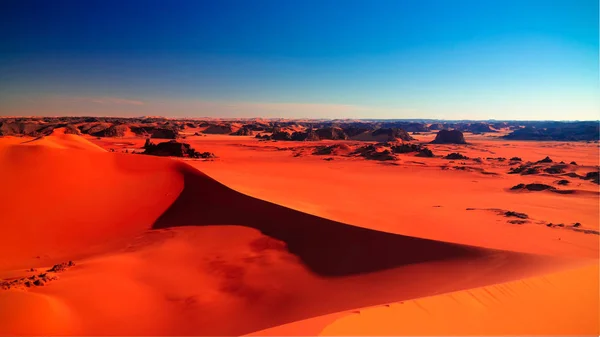 Sunset view to Tin Merzouga dune at Tassili nAjjer national park in Algeria — Stock Photo, Image