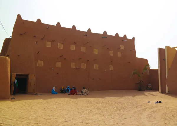 Buitenaanzicht bij Agadez sultan residence, Niger — Stockfoto