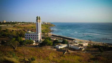 gün batımında, Dakar, Senegal İlahiyat camiye görüntülemek