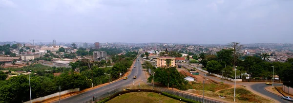 Yaounde, Kamerun başkenti görünümüne hava cityscape