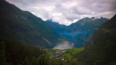 Geiranger fiyort, Trollstigen, Norveç Hava panorama görünümüne