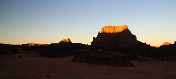 Vista del amanecer al valle de Moul Naga en el parque nacional Tassili nAjjer, Argelia — Foto de Stock