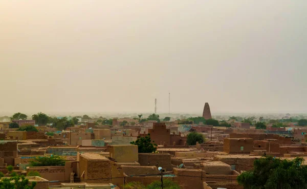 Vista panorámica del atardecer aéreo a la ciudad vieja de Agadez, aire, Níger —  Fotos de Stock