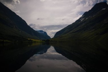 Panorama görünümüne Eidsvatnet göl kenarında Skogmo, Nord-Trondelag, Norveç