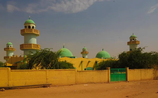 Exteriör vy till moskén av Zinder, Niger — Stockfoto