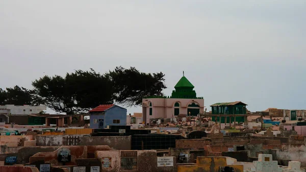 Panoramautsikt till muslimska kyrkogård, Saint-Louis, senegal — Stockfoto