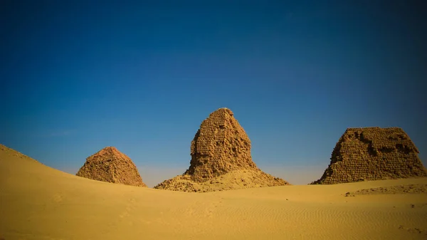 Nuri piramisok sivatagban Napata Karima régióban, Szudán — Stock Fotó