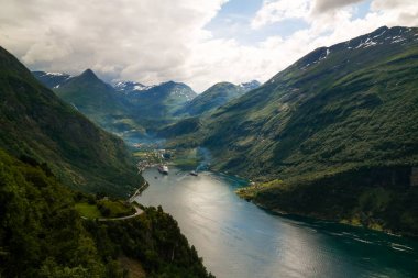 Geiranger fiyort hava panorama görünümüne Trollstigen, Norveç
