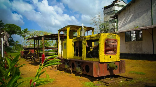 Antigua fábrica de ron en Marienburg, Surinam — Foto de Stock