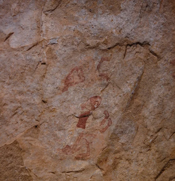 Grotschilderingen en rotstekeningen in Tassili najjer nationaal park, Algerije — Stockfoto