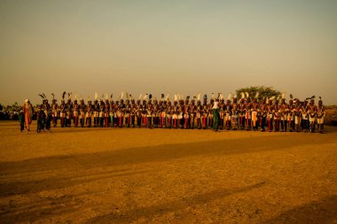 Erkek Yaake dans dans ve Ingall Köyü, Agadez, Nijer Guerewol Festivali şarkı