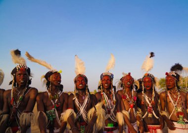 Erkek Yaake dans dans ve Ingall Köyü, Agadez, Nijer Guerewol Festivali şarkı