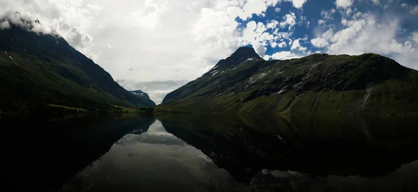 Panorama view to Eidsvatnet lake near Skogmo, Nord-Trondelag, Norway — стоковое фото