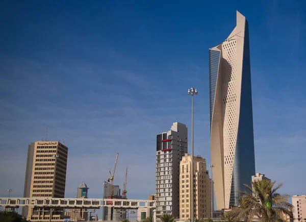 Stadtbild der kuwaitischen Stadt unter dem Himmel, Kuwait — Stockfoto