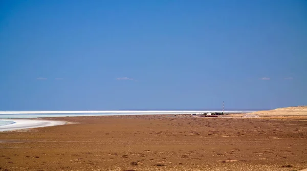 Serum fizyolojik Barsa Kelmes Gölü ve Ustyurt Yaylası Karakalpakstan, Özbekistan'a Panorama görünüm — Stok fotoğraf