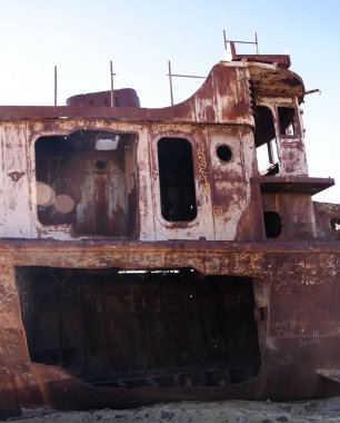 Moynaq yakınındaki gemi mezarlıkta gündoğumu, Karakalpakstan, Özbekistan Panoraması