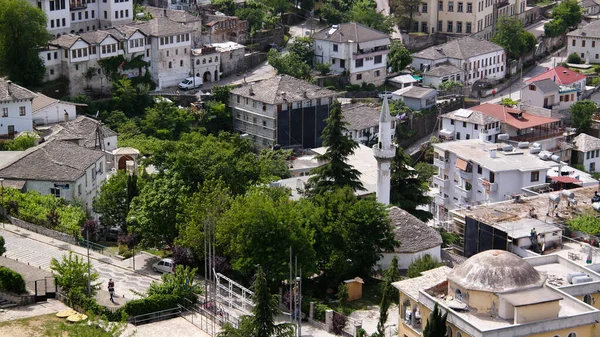 Flygfoto panoramautsikt över staden Gjirokaster, Albanien — Stockfoto