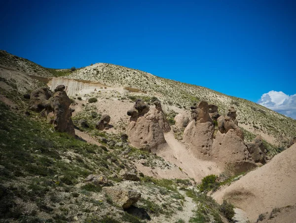 Krajobraz panoramiczny widok na Devrent doliny aka Dolina wyobraźni, Kapadocja, Turcja — Zdjęcie stockowe