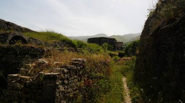 Arnavutluk 'un Cirokaster kentine havadan panoramik manzara