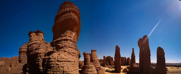 Resumen Formación rocosa en meseta Ennedi aka bosque de piedra en Chad — Foto de Stock