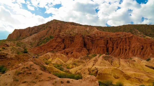 Panorama van Russische aka Fairytale canyon, Issyk-Kul, Kyrgyzstan — Stockfoto