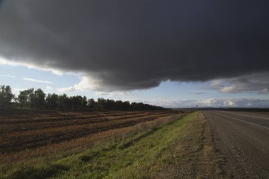 Görebilsin eğimli alan ve yol üzerinde.