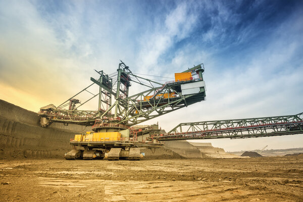 bucket wheel excavator