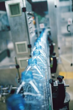 Robot Fabrikası line su kutu şişe