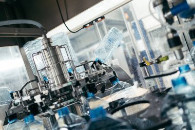 Robot Fabrikası line su kutu şişe