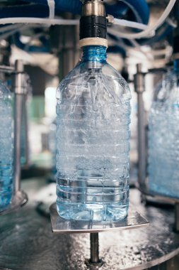 Robot Fabrikası line su kutu şişe