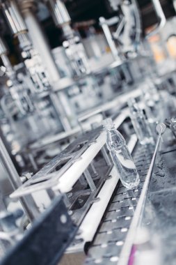 Robot Fabrikası satır şişe su şişeleme