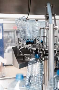 Robot Fabrikası line su kutu şişe