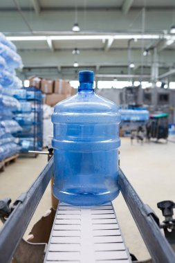 Robot Fabrikası satır galon su şişeleme