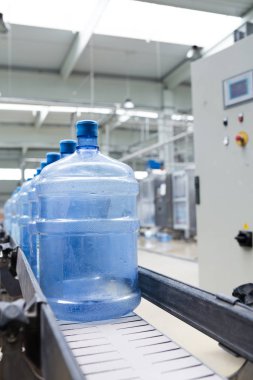 Robot Fabrikası satır galon su şişeleme